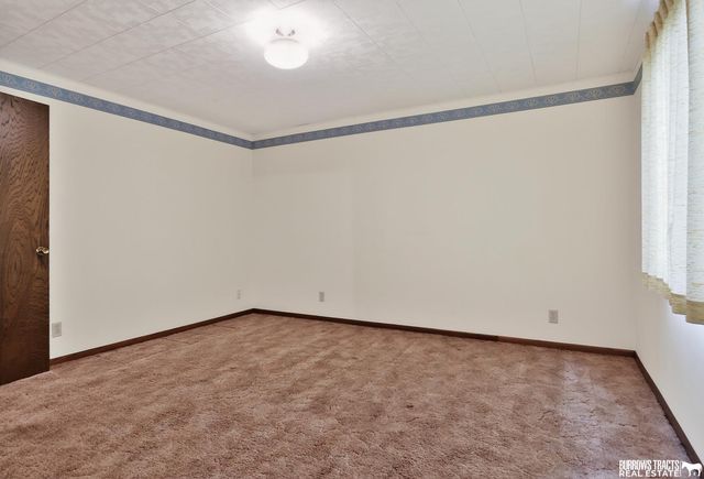 3739 S 77th Street, Lincoln, NE 68506