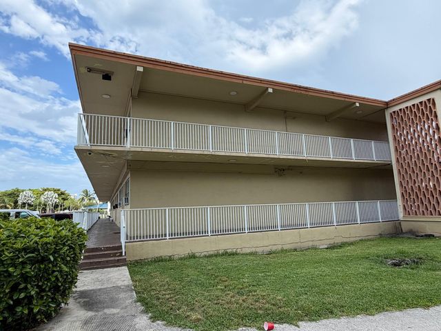 26 Diplomat Parkway, Hallandale, FL 33009