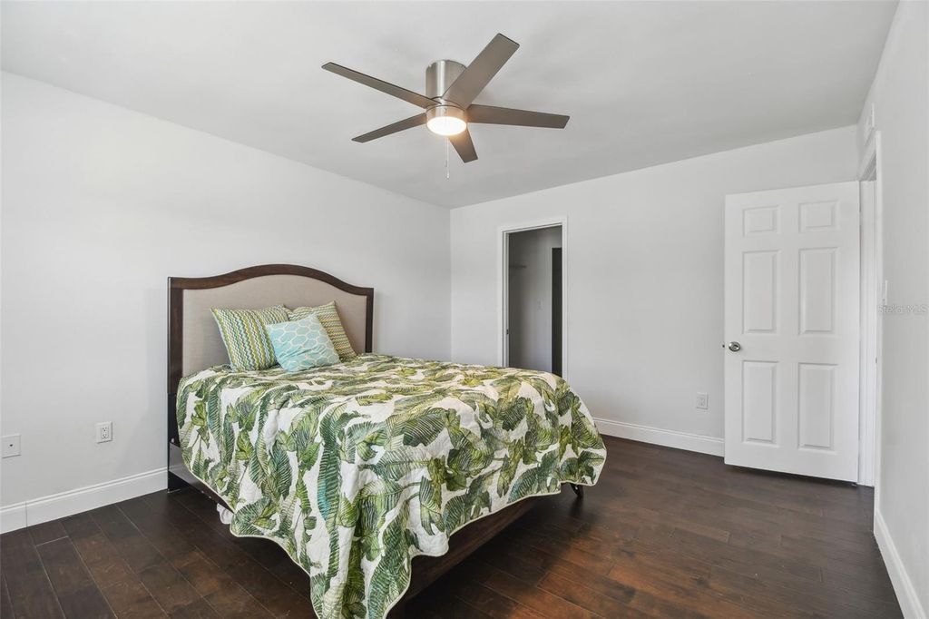 Image 17 of property listing at 345 S MCMULLEN BOOTH ROAD 142, Clearwater, FL 33759