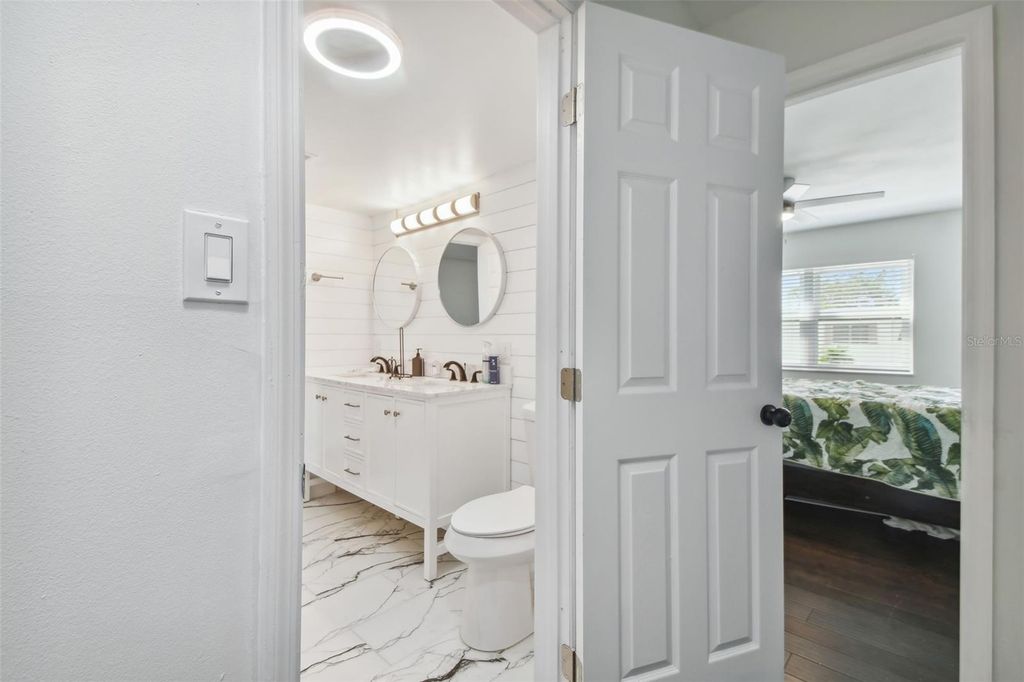 Image 22 of property listing at 345 S MCMULLEN BOOTH ROAD 142, Clearwater, FL 33759