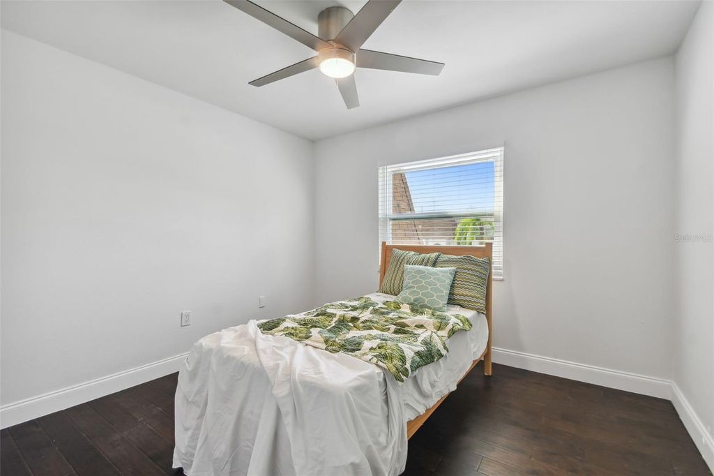 Image 25 of property listing at 345 S MCMULLEN BOOTH ROAD 142, Clearwater, FL 33759