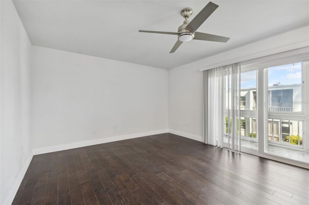 Image 36 of property listing at 345 S MCMULLEN BOOTH ROAD 142, Clearwater, FL 33759