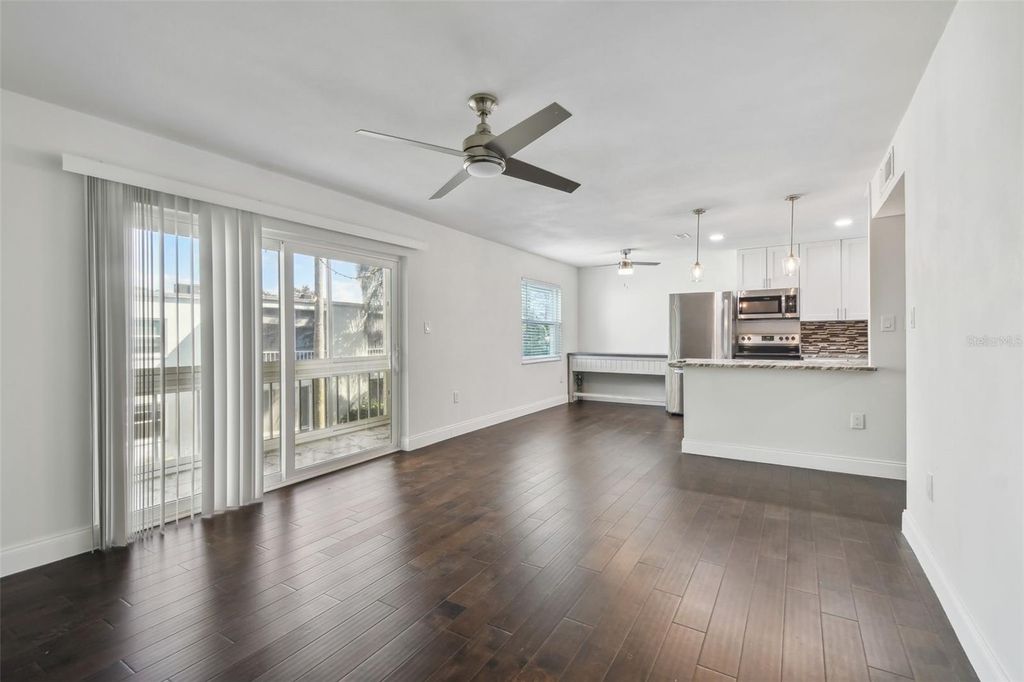 Image 38 of property listing at 345 S MCMULLEN BOOTH ROAD 142, Clearwater, FL 33759