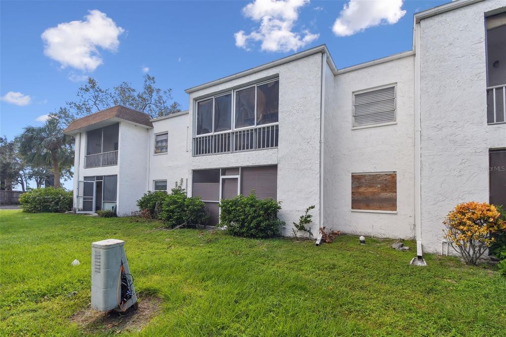 Image 43 of property listing at 345 S MCMULLEN BOOTH ROAD 142, Clearwater, FL 33759