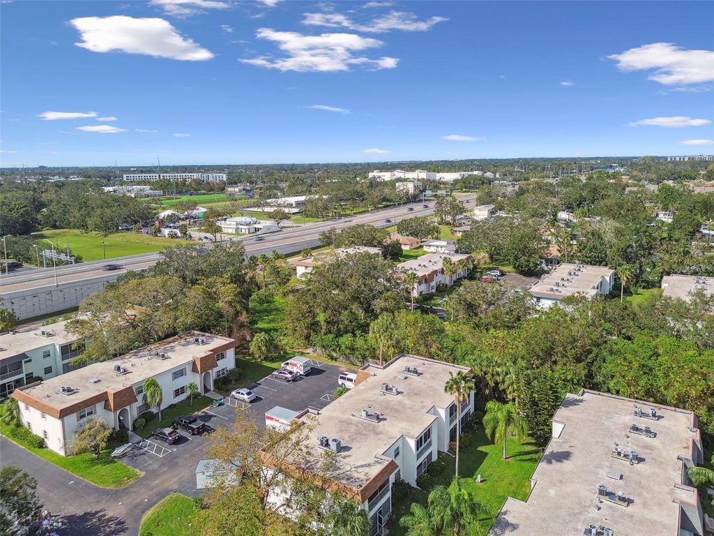 Image 49 of property listing at 345 S MCMULLEN BOOTH ROAD 142, Clearwater, FL 33759