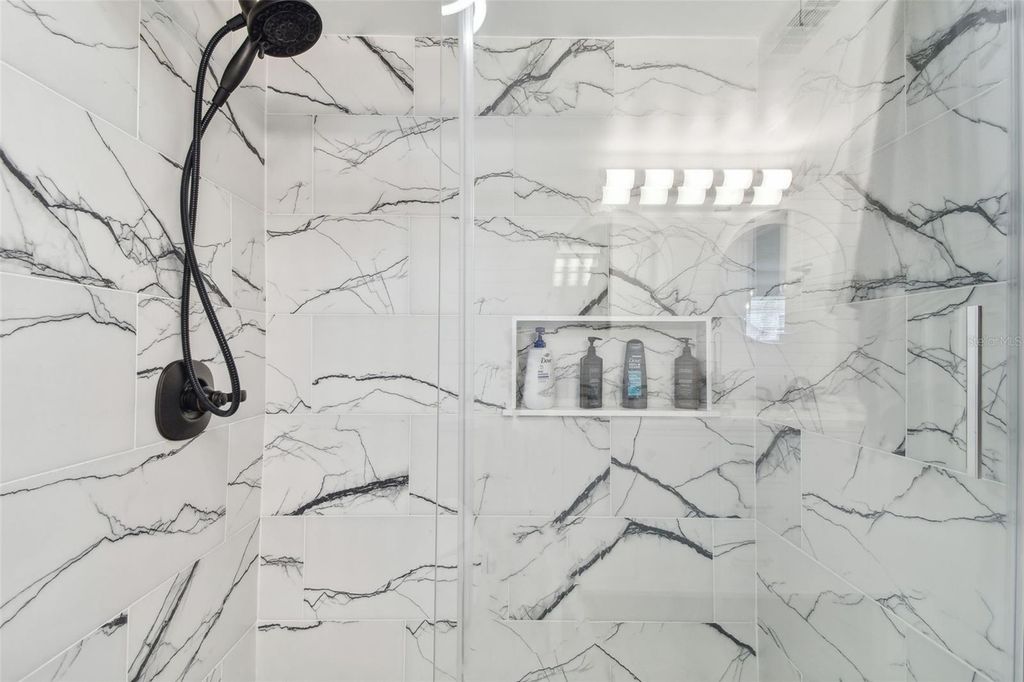 Image 8 of property listing at 345 S MCMULLEN BOOTH ROAD 142, Clearwater, FL 33759