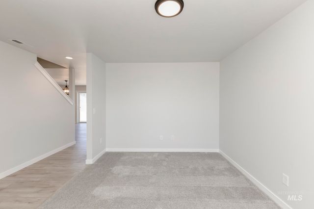 5302 E Burnte Peak St, Nampa, ID 83687