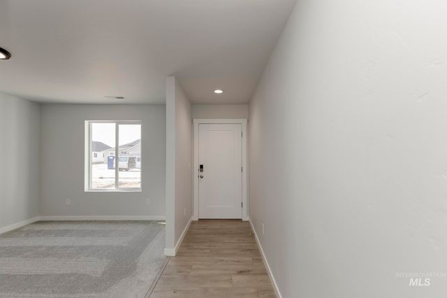 5302 E Burnte Peak St, Nampa, ID 83687