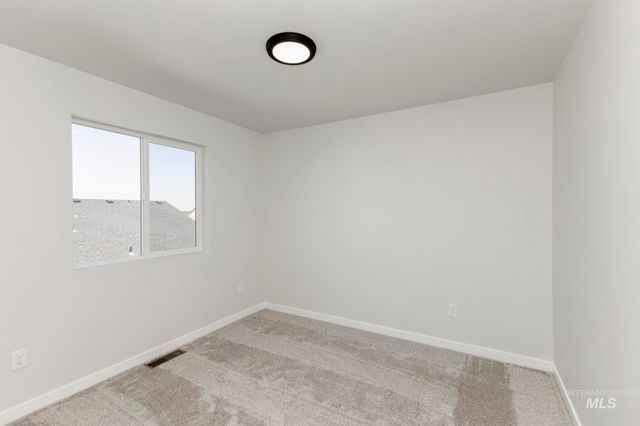 5302 E Burnte Peak St, Nampa, ID 83687