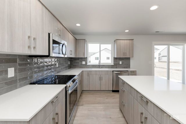 5302 E Burnte Peak St, Nampa, ID 83687