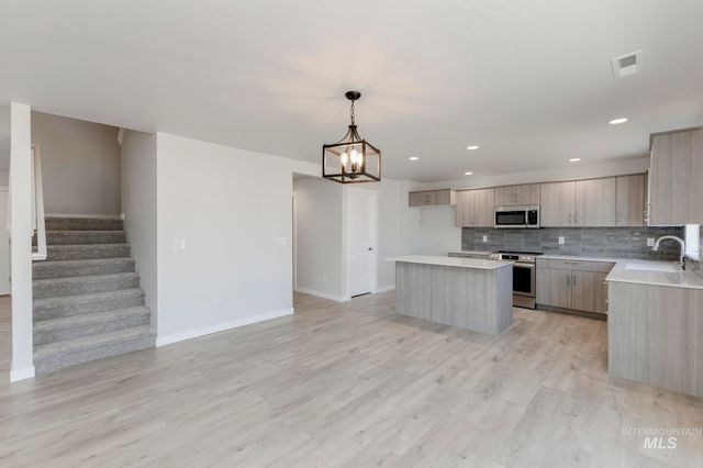 5302 E Burnte Peak St, Nampa, ID 83687