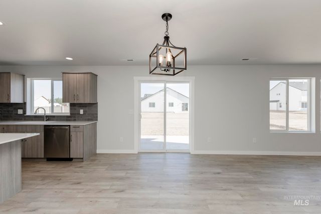 5302 E Burnte Peak St, Nampa, ID 83687