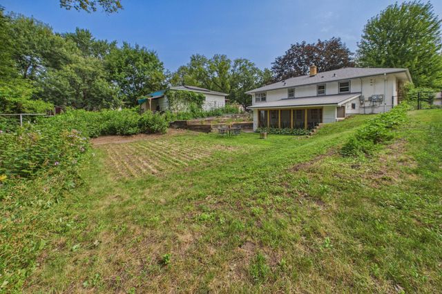 1731 Galtier Street, Roseville, MN 55113