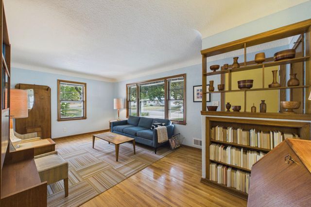 1731 Galtier Street, Roseville, MN 55113