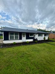 201 Fairwood Drive, Bolingbrook, IL 60440