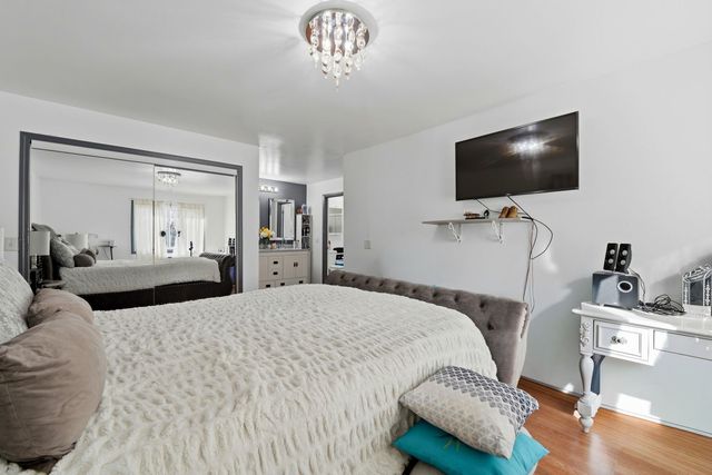 10015 Beverly Drive 205, Skokie, IL 60076