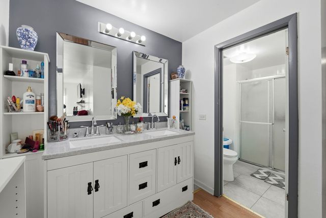 10015 Beverly Drive 205, Skokie, IL 60076