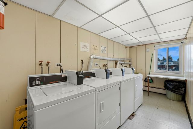 10015 Beverly Drive 205, Skokie, IL 60076