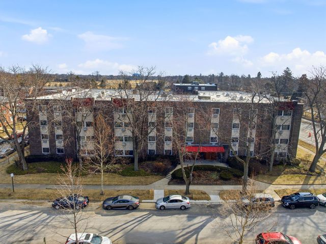 10015 Beverly Drive 205, Skokie, IL 60076