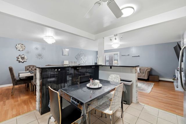 10015 Beverly Drive 205, Skokie, IL 60076