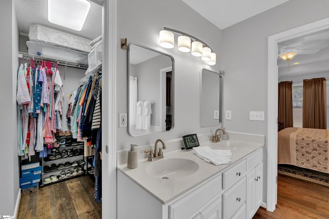 4 Brooke Lee Circle, Taylors, SC 29687