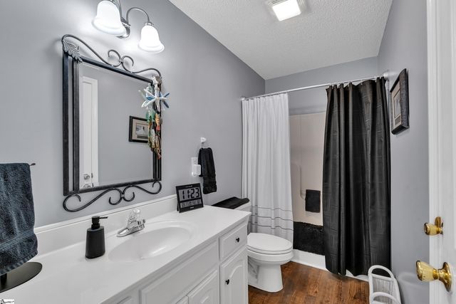 4 Brooke Lee Circle, Taylors, SC 29687