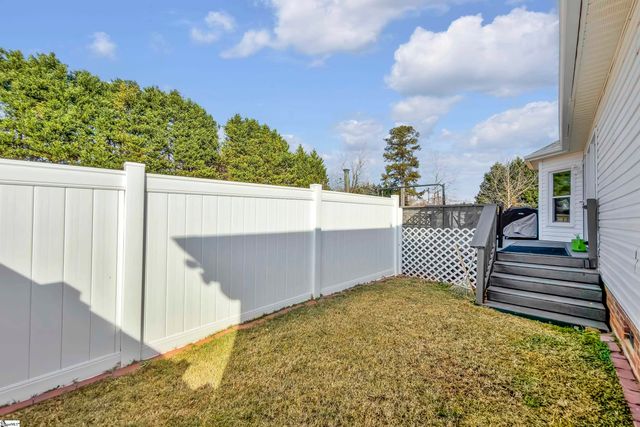 4 Brooke Lee Circle, Taylors, SC 29687