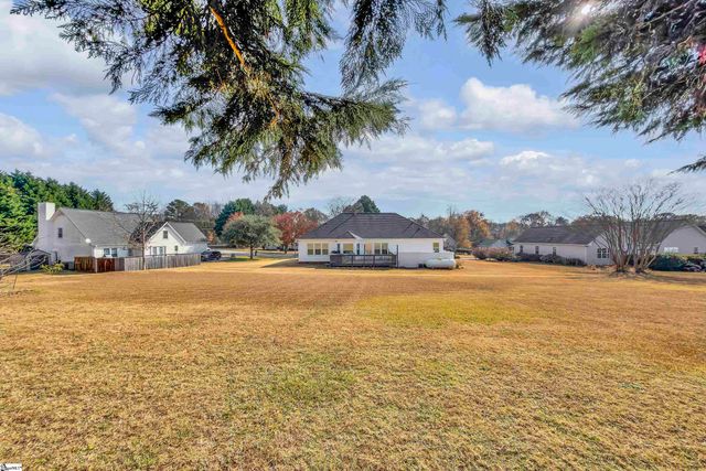 4 Brooke Lee Circle, Taylors, SC 29687