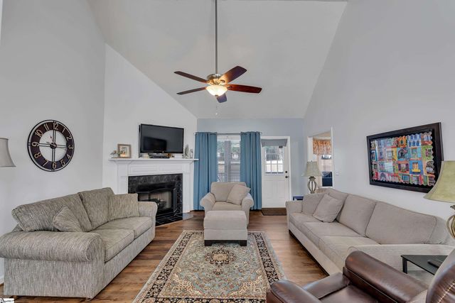 4 Brooke Lee Circle, Taylors, SC 29687