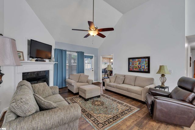 4 Brooke Lee Circle, Taylors, SC 29687