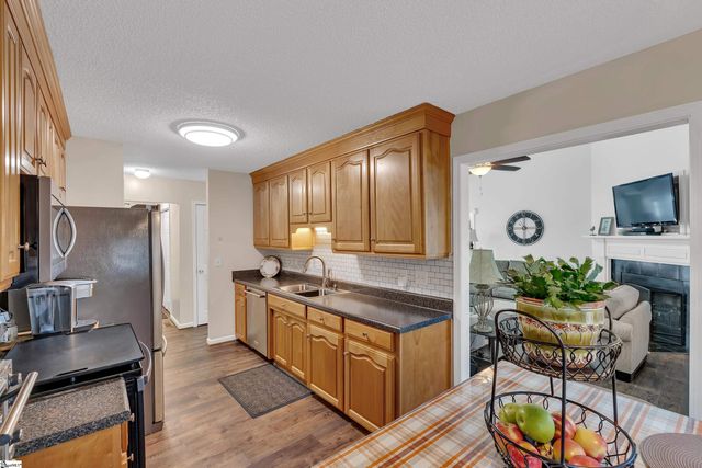 4 Brooke Lee Circle, Taylors, SC 29687