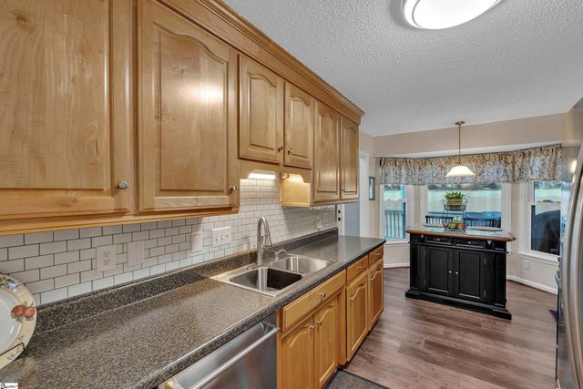 4 Brooke Lee Circle, Taylors, SC 29687