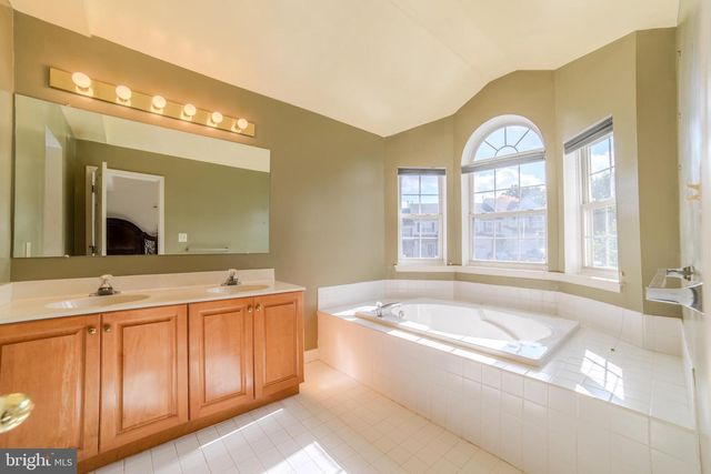 651 FAWN CIR, King Of Prussia, PA 19406