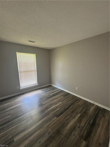 4248 Buckeye CT, Virginia Beach, VA 23462