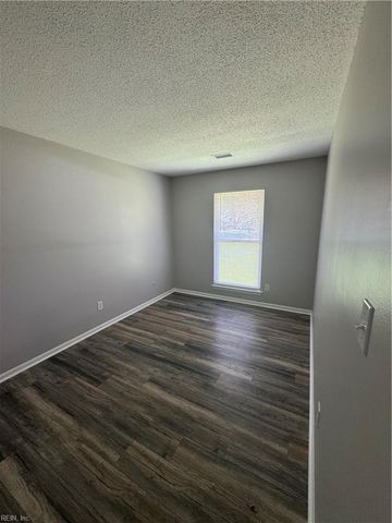 4248 Buckeye CT, Virginia Beach, VA 23462