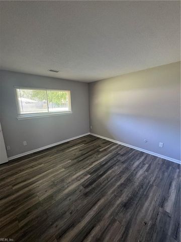 4248 Buckeye CT, Virginia Beach, VA 23462