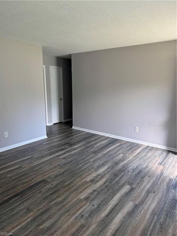 4248 Buckeye CT, Virginia Beach, VA 23462