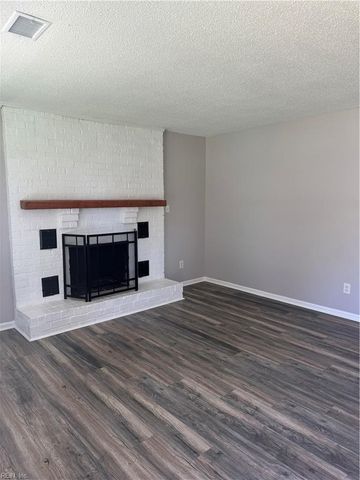 4248 Buckeye CT, Virginia Beach, VA 23462