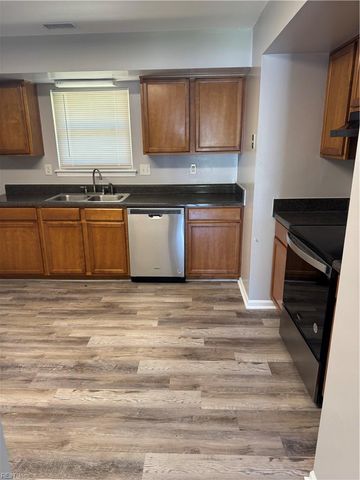 4248 Buckeye CT, Virginia Beach, VA 23462