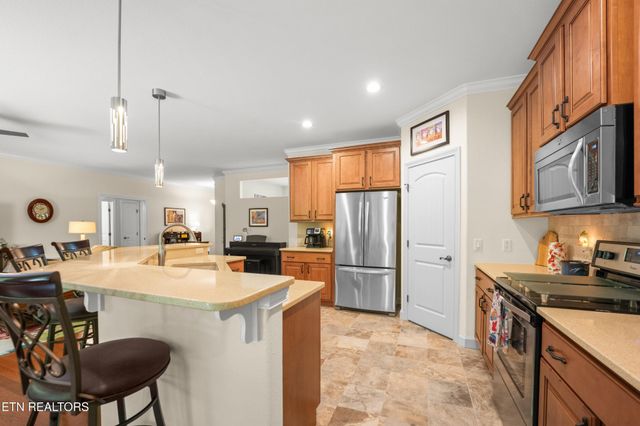 18 Cedar Ridge Circle, Crossville, TN 38558