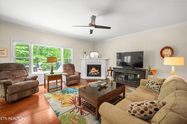18 Cedar Ridge Circle, Crossville, TN 38558