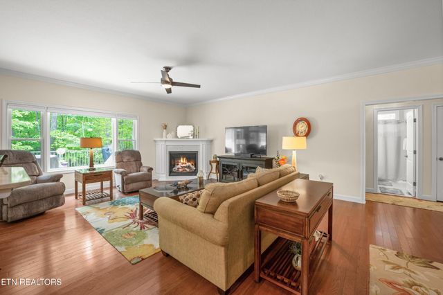 18 Cedar Ridge Circle, Crossville, TN 38558