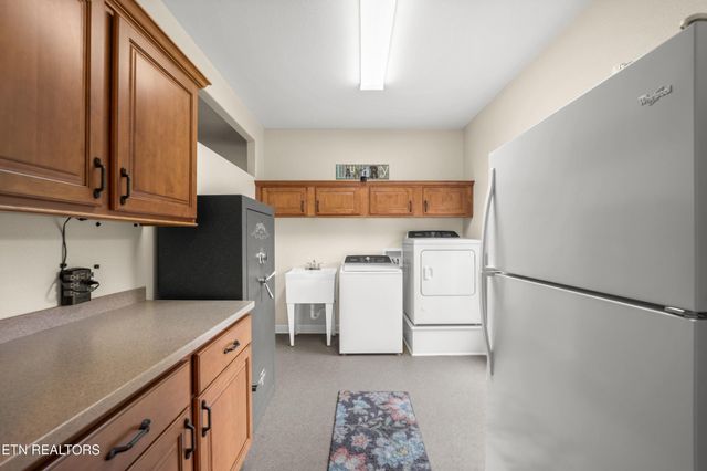18 Cedar Ridge Circle, Crossville, TN 38558