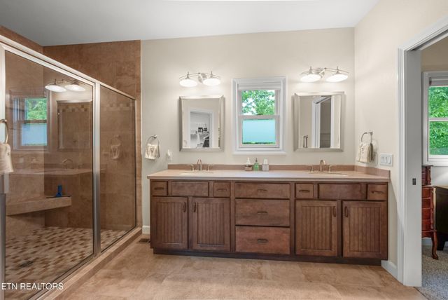 18 Cedar Ridge Circle, Crossville, TN 38558
