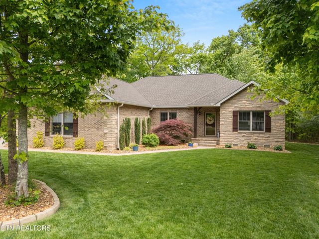 18 Cedar Ridge Circle, Crossville, TN 38558
