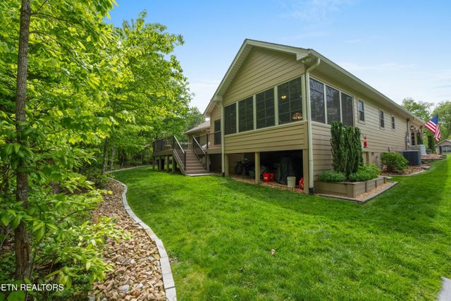 18 Cedar Ridge Circle, Crossville, TN 38558