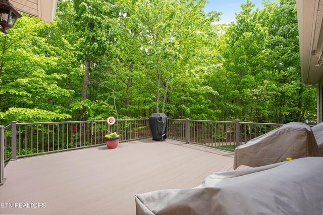 18 Cedar Ridge Circle, Crossville, TN 38558