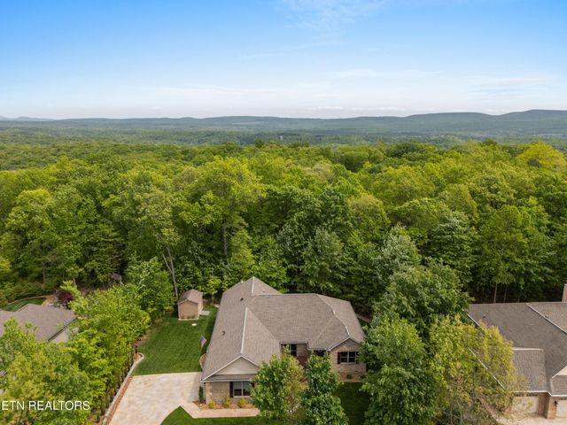 18 Cedar Ridge Circle, Crossville, TN 38558