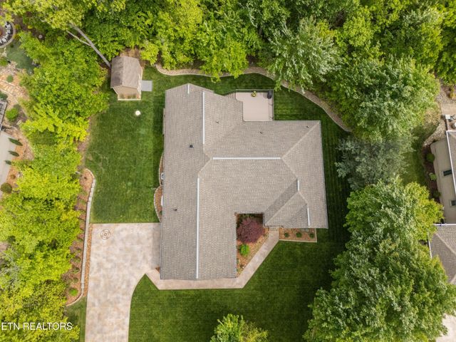 18 Cedar Ridge Circle, Crossville, TN 38558