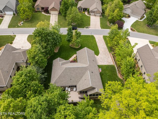 18 Cedar Ridge Circle, Crossville, TN 38558